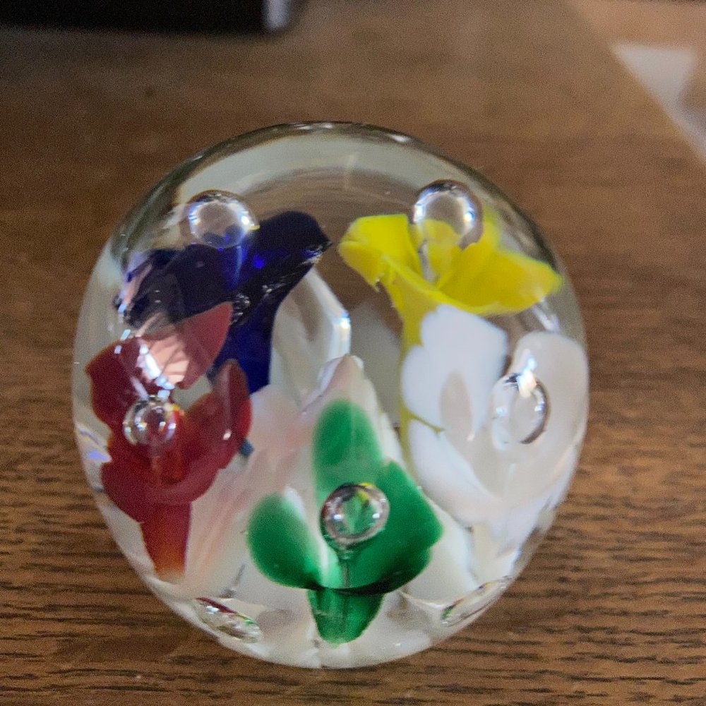 St. Clair, paper weight ,2" high 7.5" around, no chips in good shape